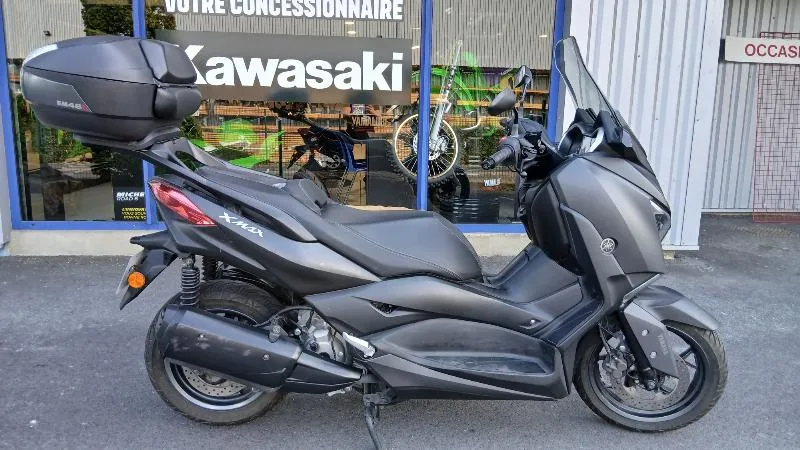 XMAX 300