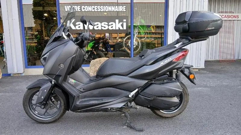 XMAX 300