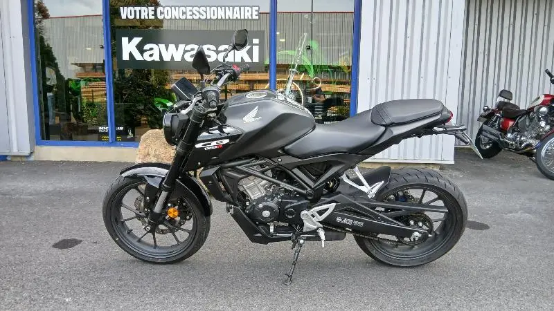 CB 125  R