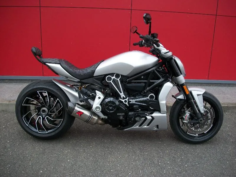 XDIAVEL S