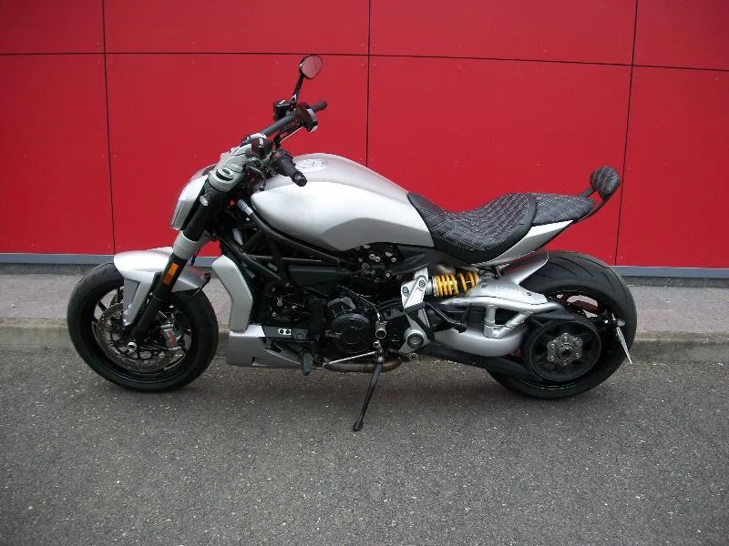 XDIAVEL S