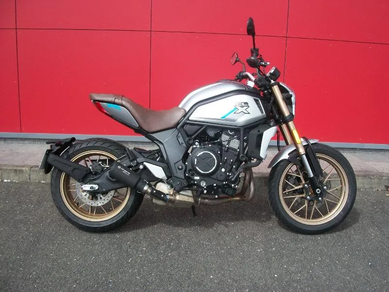 CLX 700