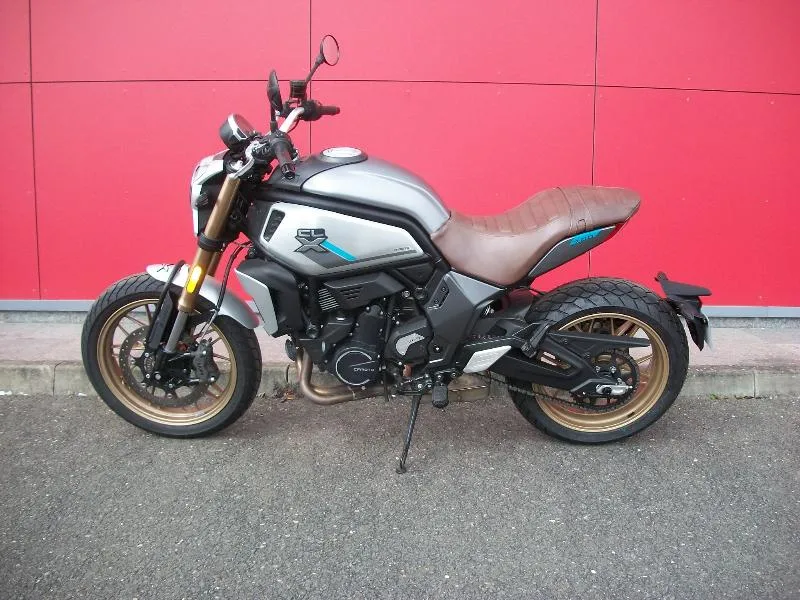 CLX 700