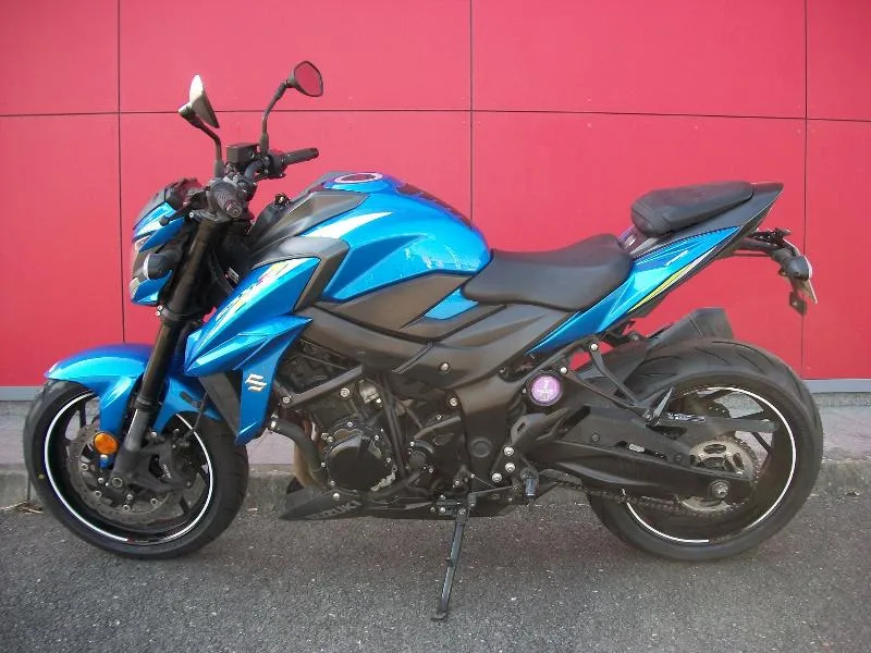 GSXS 750