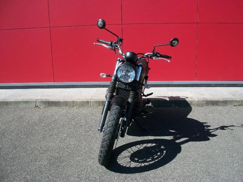 STREET SCRAMBLER  900