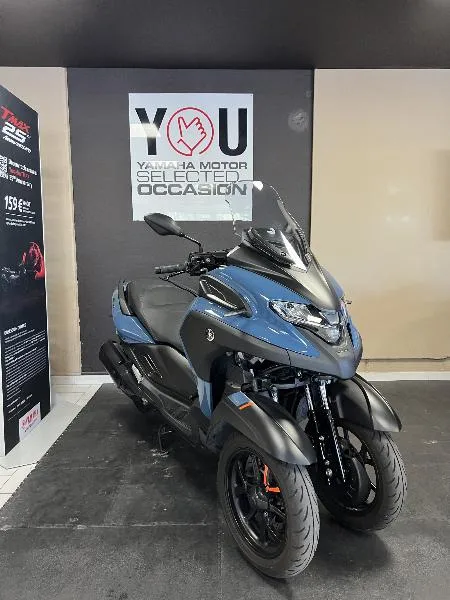 TRICITY 300