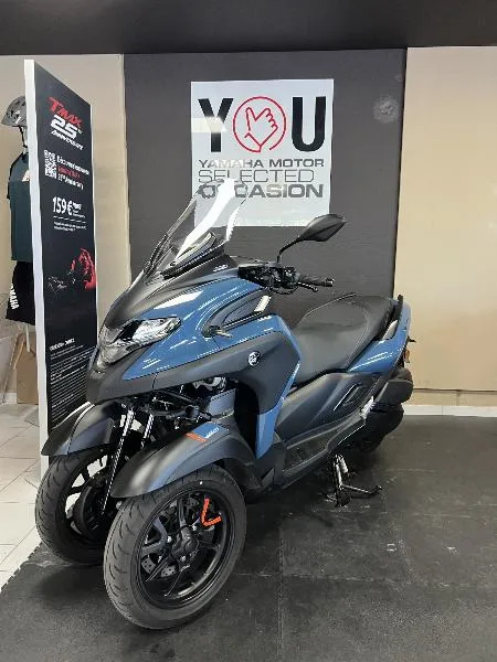 TRICITY 300