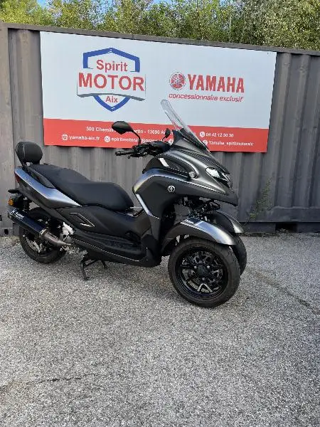 TRICITY 300