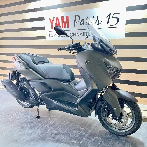 XMAX 125