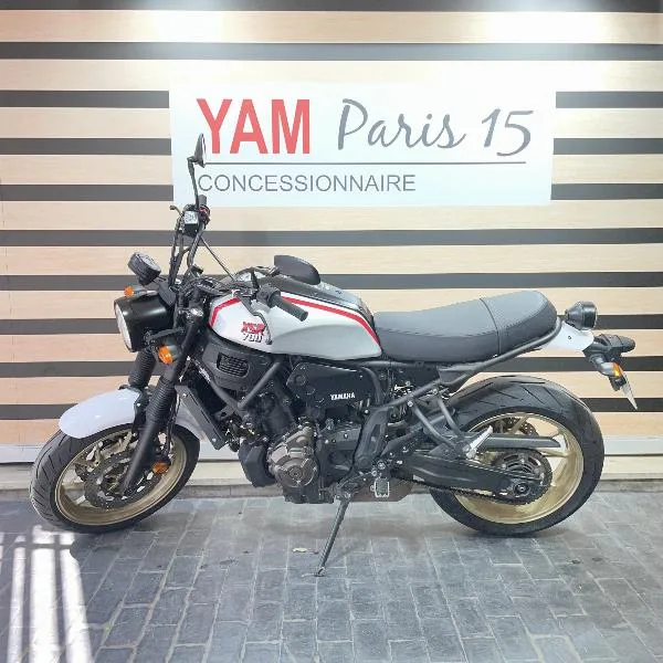XSR 700 XTRIBUTE