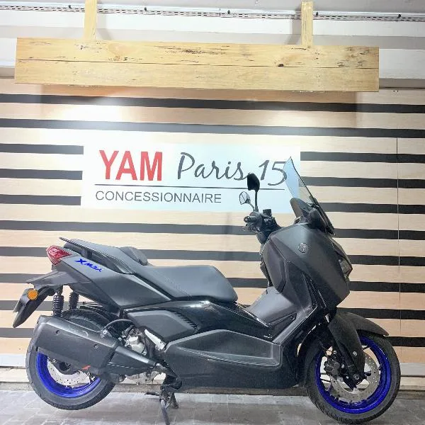 XMAX 300