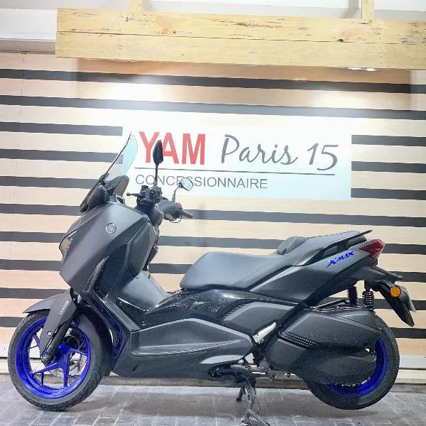 XMAX 300