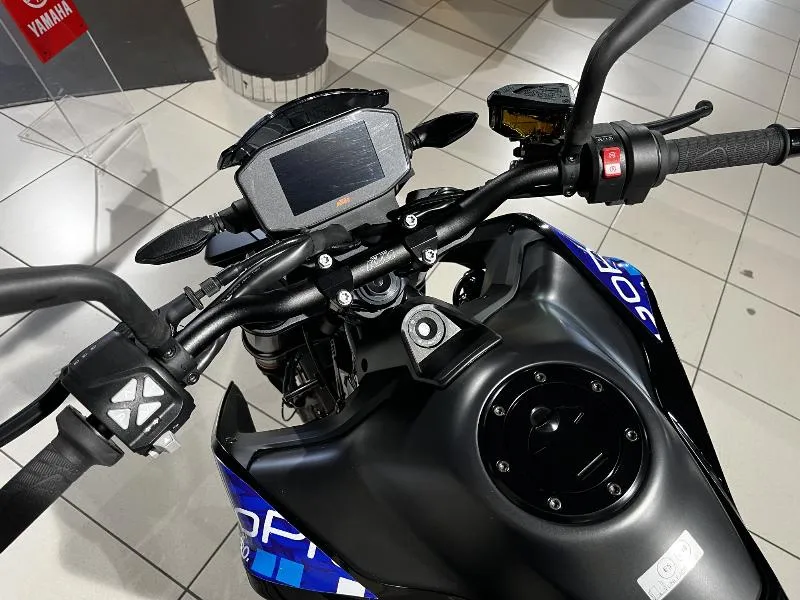 890 DUKE GP