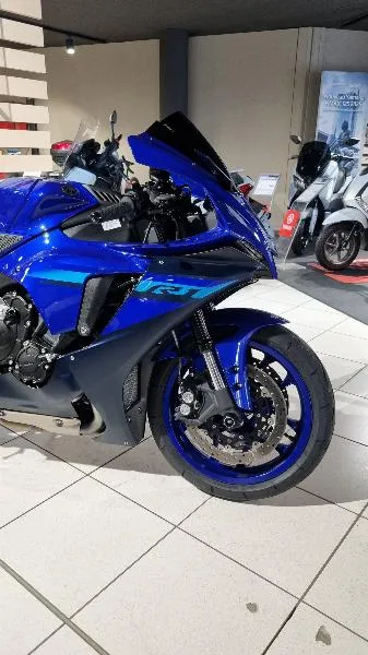 YZF 1000 R1