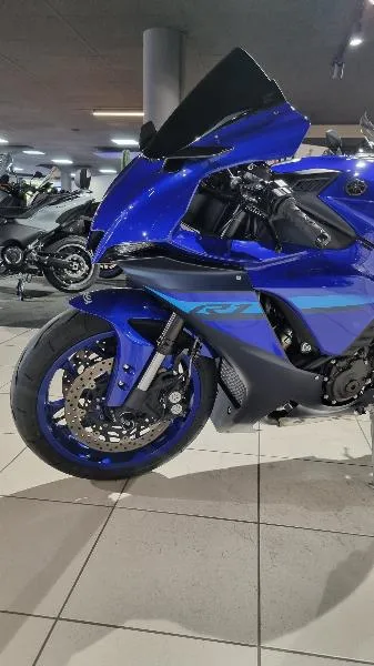 YZF 1000 R1