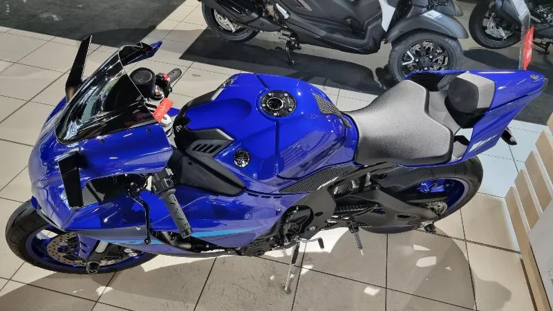 YZF 1000 R1