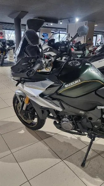 GSXS 1000 GX