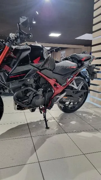 CB 750 HORNET