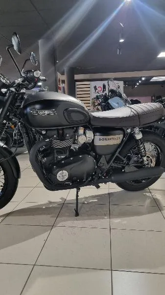BONNEVILLE T120