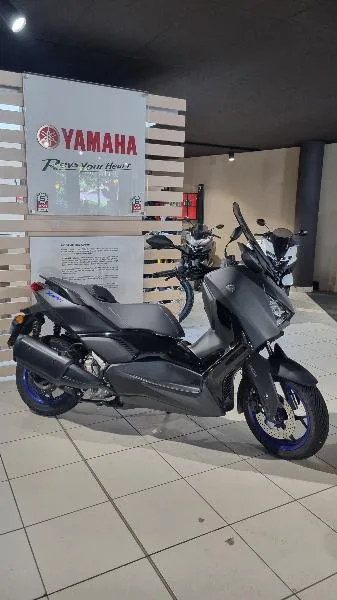 XMAX 300