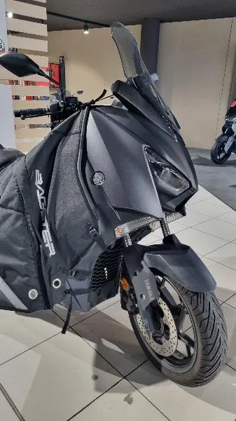 XMAX 125