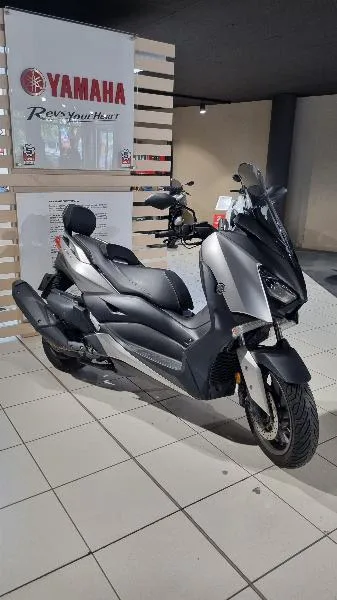 XMAX 400