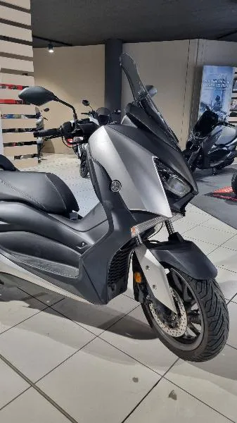 XMAX 400