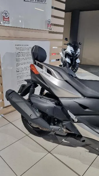 XMAX 400