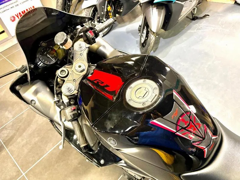 YZF 1000 R1 CROSS PLANE