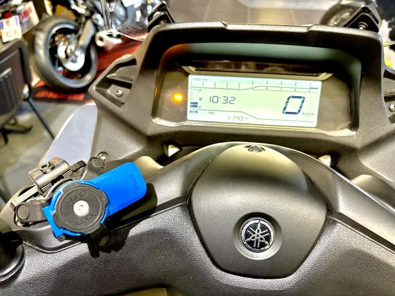 TRICITY 300