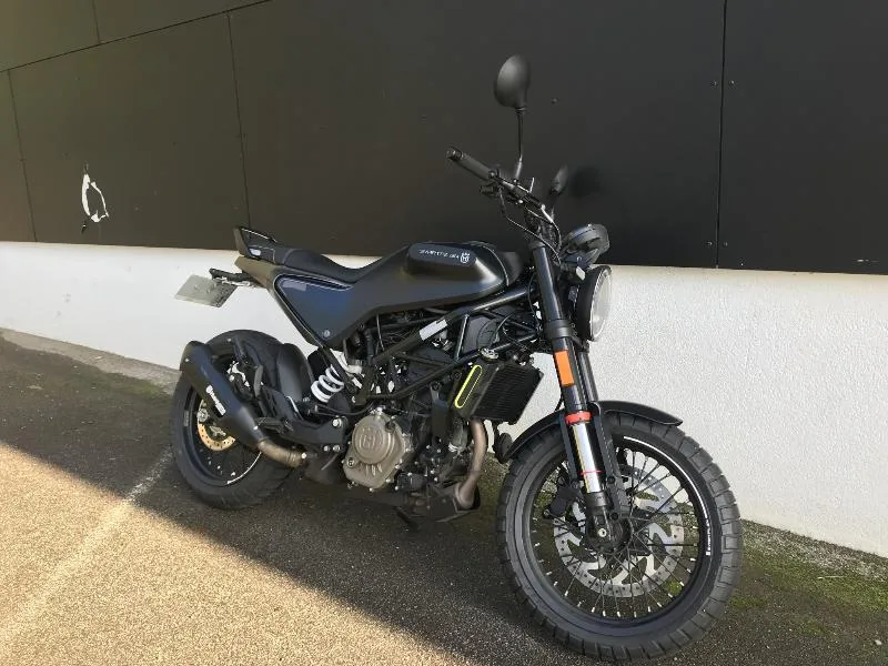 SVARTPILEN 125 ABS