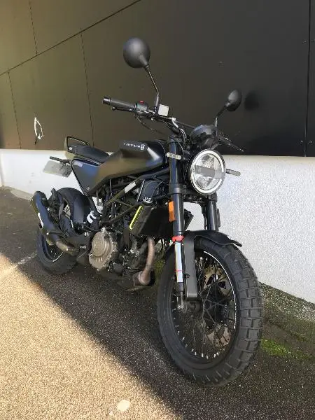 SVARTPILEN 125 ABS