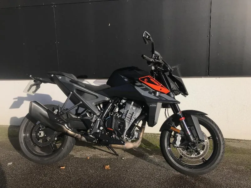 990 DUKE 2025