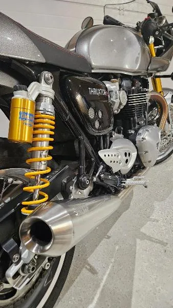 THRUXTON 1200 R