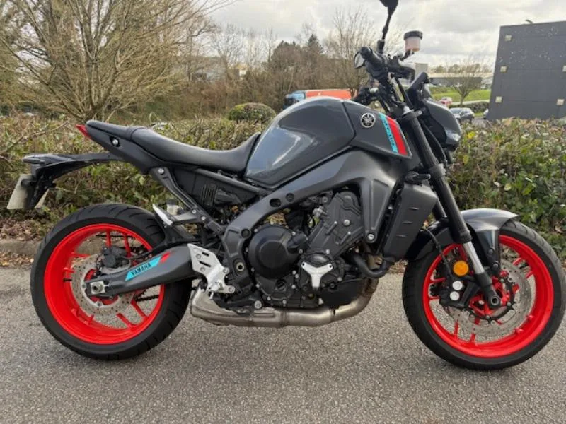 MT09