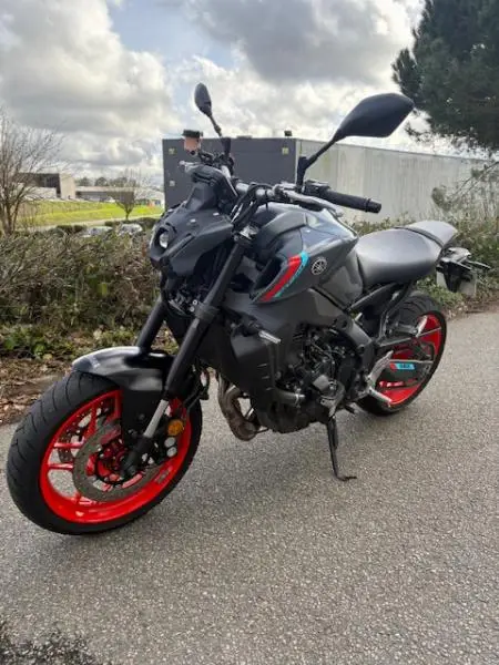 MT09