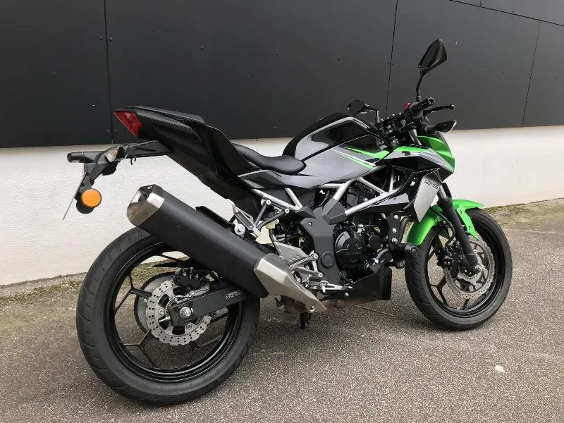 Z125