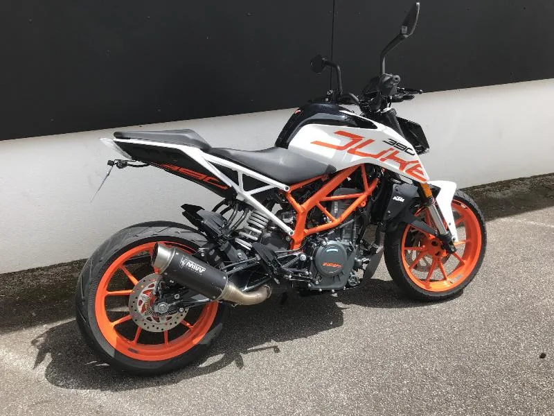 390 DUKE