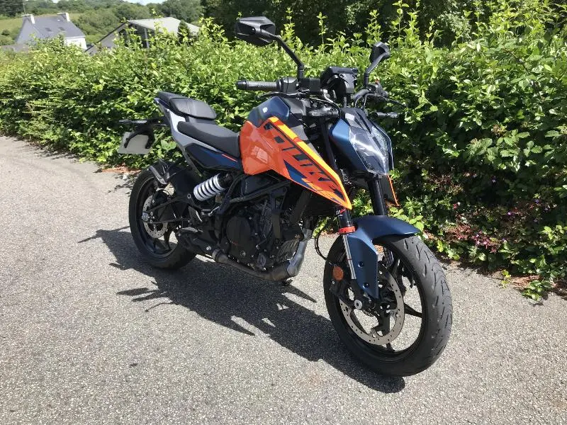 125 DUKE ABS
