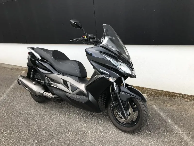 J300