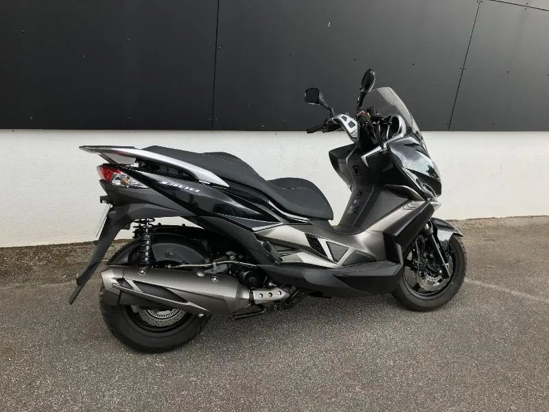 J300