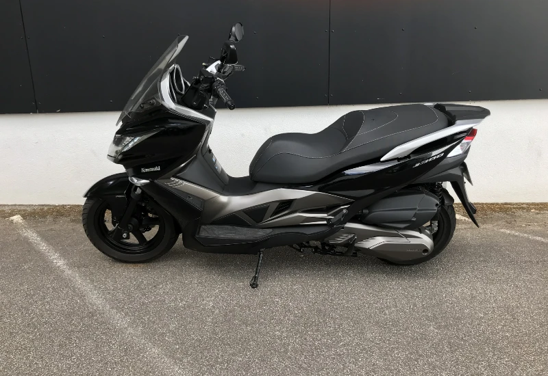 J300