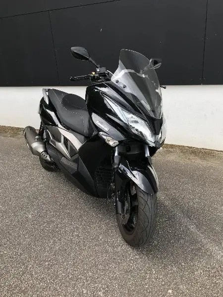 J300