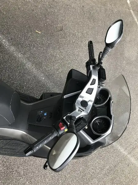 J300