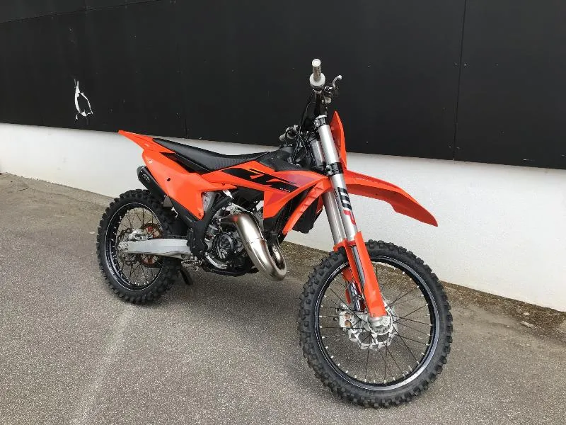 125 SX