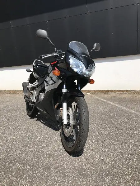 CBR 125 R