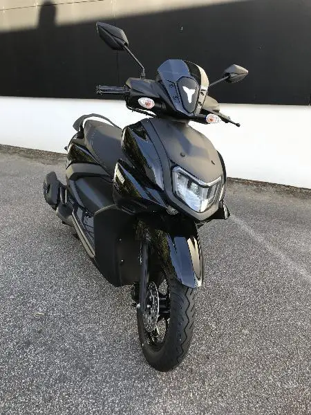 RayZR 125