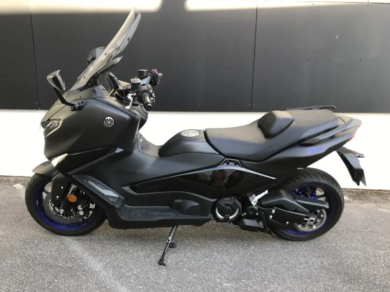 XP TMAX 560