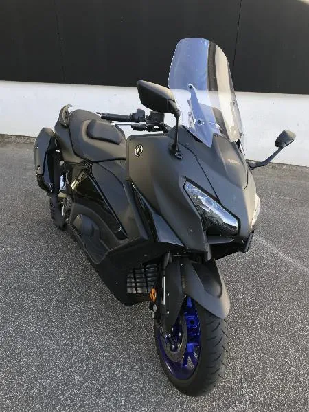 XP TMAX 560