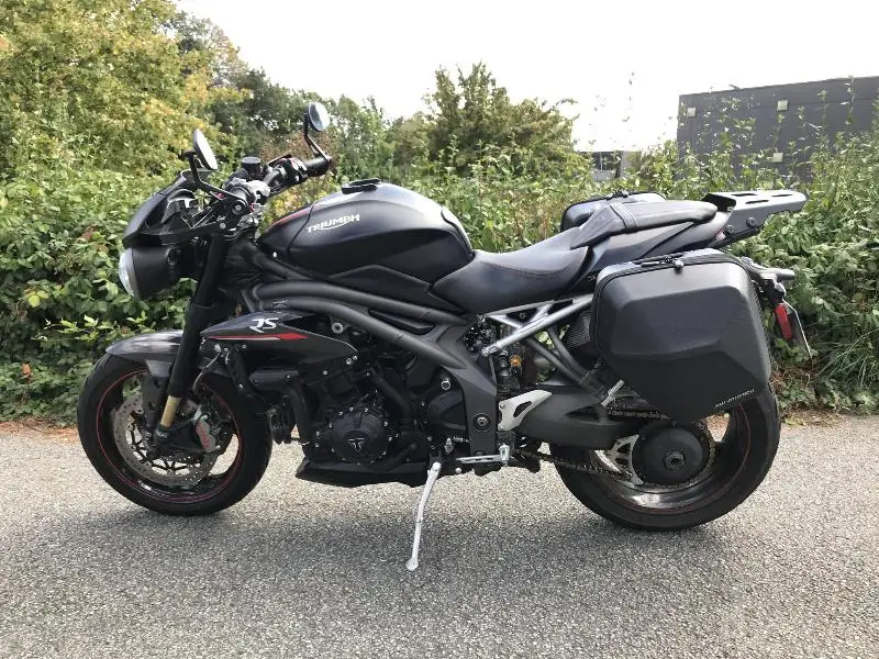 SPEED TRIPLE 1050 RS